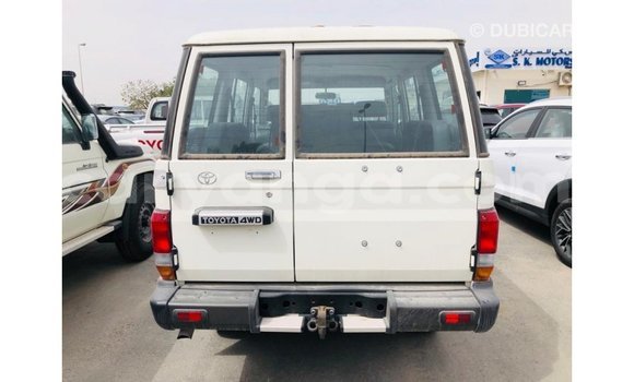 Nunua Imported Toyota Land Cruiser White Gari ndani ya Import - Dubai nchini Malawi Nunua Imported Toyota Land Cruiser White Gari ndani ya Import - Dubai nchini Malawi