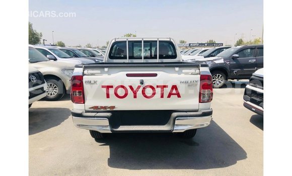 Acheter Import Voiture Toyota Hilux Blanc à Import - Dubai, Malawi Acheter Import Voiture Toyota Hilux Blanc à Import - Dubai, Malawi