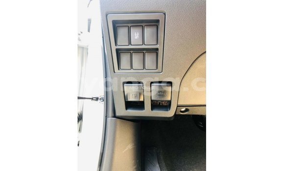 Acheter Import Voiture Toyota Hilux Blanc à Import - Dubai, Malawi Acheter Import Voiture Toyota Hilux Blanc à Import - Dubai, Malawi