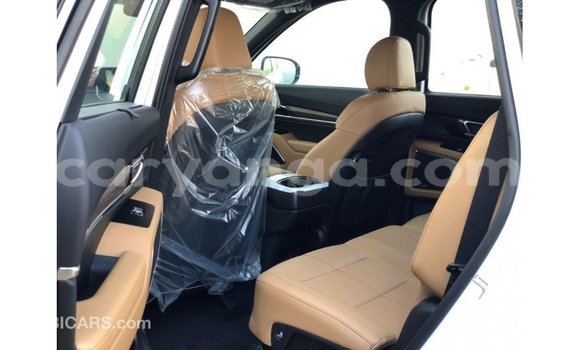 Buy Import Kia Carens White Car in Import - Dubai in Malawi Buy Import Kia Carens White Car in Import - Dubai in Malawi