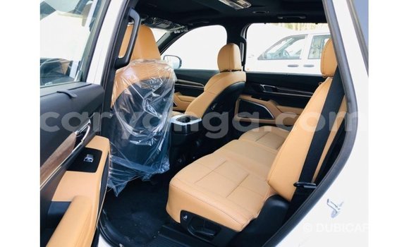 Buy Import Kia Carens White Car in Import - Dubai in Malawi Buy Import Kia Carens White Car in Import - Dubai in Malawi