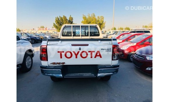 Nunua Imported Toyota Hilux White Gari ndani ya Import - Dubai nchini Malawi Nunua Imported Toyota Hilux White Gari ndani ya Import - Dubai nchini Malawi