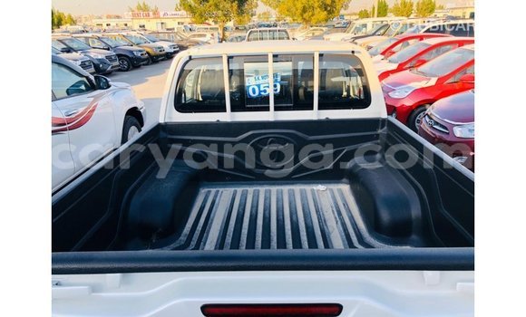 Nunua Imported Toyota Hilux White Gari ndani ya Import - Dubai nchini Malawi Nunua Imported Toyota Hilux White Gari ndani ya Import - Dubai nchini Malawi