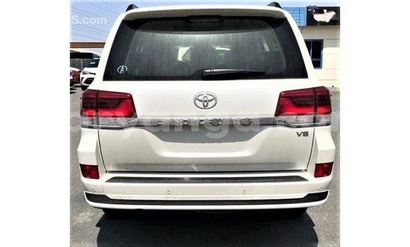 Buy Import Toyota Land Cruiser White Car in Import - Dubai in Malawi Buy Import Toyota Land Cruiser White Car in Import - Dubai in Malawi