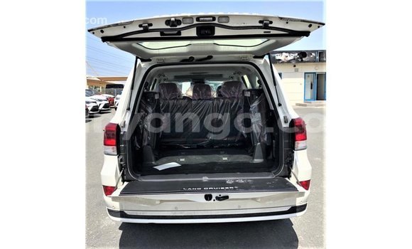 Buy Import Toyota Land Cruiser White Car in Import - Dubai in Malawi Buy Import Toyota Land Cruiser White Car in Import - Dubai in Malawi