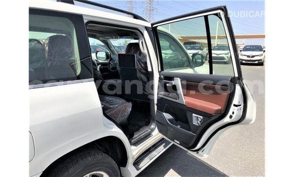 Buy Import Toyota Land Cruiser White Car in Import - Dubai in Malawi Buy Import Toyota Land Cruiser White Car in Import - Dubai in Malawi