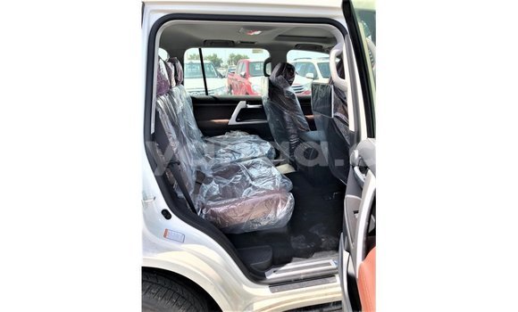 Buy Import Toyota Land Cruiser White Car in Import - Dubai in Malawi Buy Import Toyota Land Cruiser White Car in Import - Dubai in Malawi