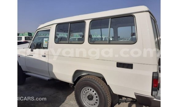 Buy Import Toyota Land Cruiser White Car in Import - Dubai in Malawi Buy Import Toyota Land Cruiser White Car in Import - Dubai in Malawi
