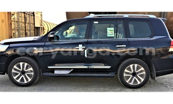 Buy Import Toyota Land Cruiser Black Car in Import - Dubai in Malawi Buy Import Toyota Land Cruiser Black Car in Import - Dubai in Malawi
