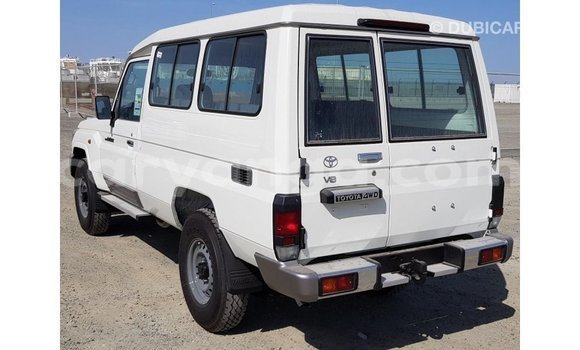 Buy Import Toyota Land Cruiser White Car in Import - Dubai in Malawi Buy Import Toyota Land Cruiser White Car in Import - Dubai in Malawi