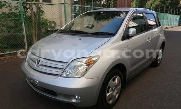 Buy Import Toyota IST Silver Car in Blantyre in Malawi