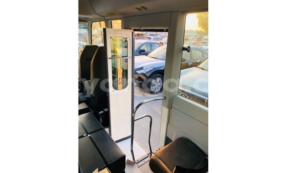 Nunua Imported Toyota Coaster White Gari ndani ya Import - Dubai nchini Malawi Nunua Imported Toyota Coaster White Gari ndani ya Import - Dubai nchini Malawi