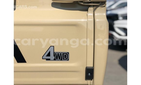 Nunua Imported Toyota Land Cruiser Beige Gari ndani ya Import - Dubai nchini Malawi Nunua Imported Toyota Land Cruiser Beige Gari ndani ya Import - Dubai nchini Malawi