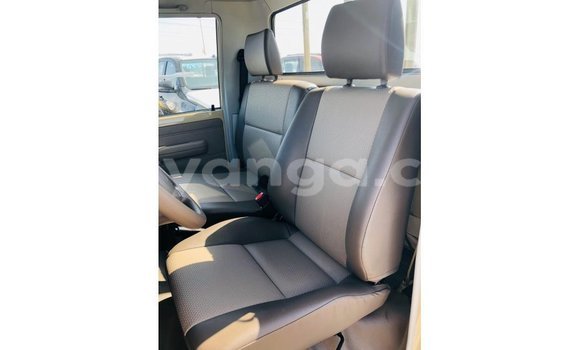 Nunua Imported Toyota Land Cruiser Beige Gari ndani ya Import - Dubai nchini Malawi Nunua Imported Toyota Land Cruiser Beige Gari ndani ya Import - Dubai nchini Malawi