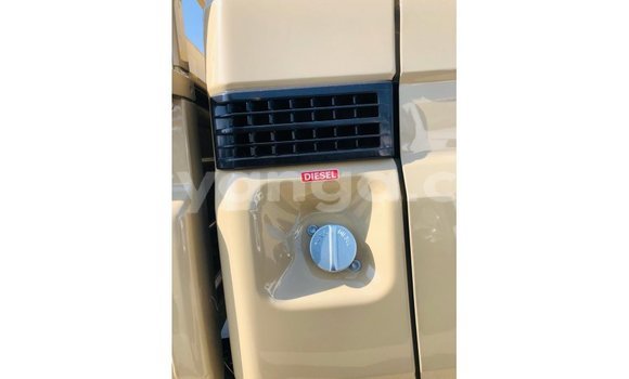 Nunua Imported Toyota Land Cruiser Beige Gari ndani ya Import - Dubai nchini Malawi Nunua Imported Toyota Land Cruiser Beige Gari ndani ya Import - Dubai nchini Malawi