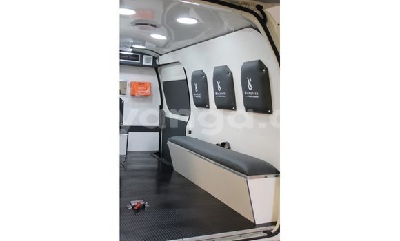 Acheter Import Voiture Toyota Hiace Blanc à Import - Dubai, Malawi Acheter Import Voiture Toyota Hiace Blanc à Import - Dubai, Malawi