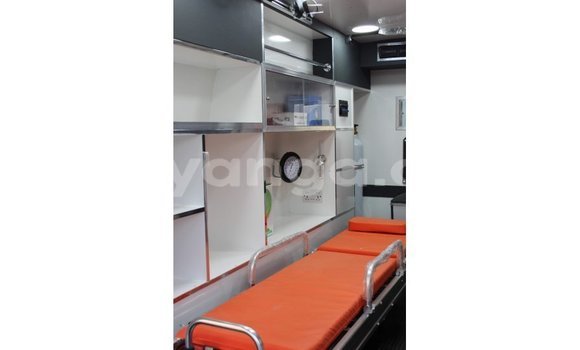 Acheter Import Voiture Toyota Hiace Blanc à Import - Dubai, Malawi Acheter Import Voiture Toyota Hiace Blanc à Import - Dubai, Malawi