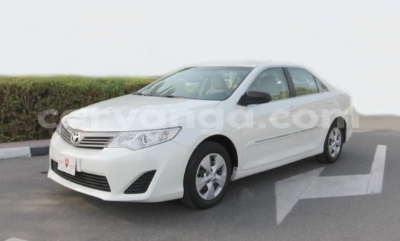 Buy Import Toyota Camry White Car in Import - Dubai in Malawi