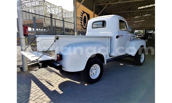 Nunua Imported Ford AEV AMBULANCE White Lori ndani ya Import - Dubai nchini Malawi Nunua Imported Ford AEV AMBULANCE White Lori ndani ya Import - Dubai nchini Malawi