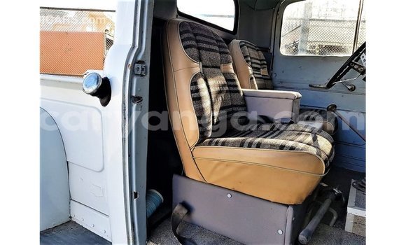 Nunua Imported Ford AEV AMBULANCE White Lori ndani ya Import - Dubai nchini Malawi Nunua Imported Ford AEV AMBULANCE White Lori ndani ya Import - Dubai nchini Malawi