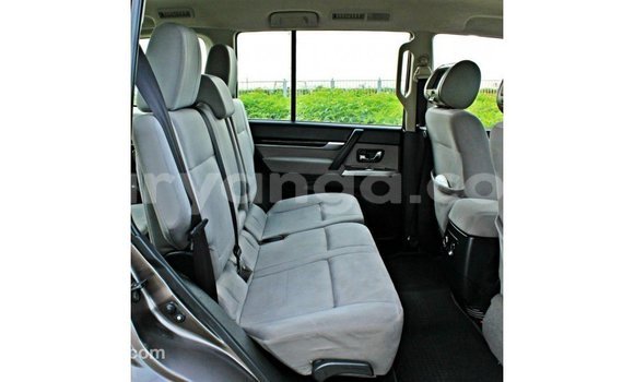 Buy Import Mitsubishi Pajero Brown Car in Import - Dubai in Malawi Buy Import Mitsubishi Pajero Brown Car in Import - Dubai in Malawi