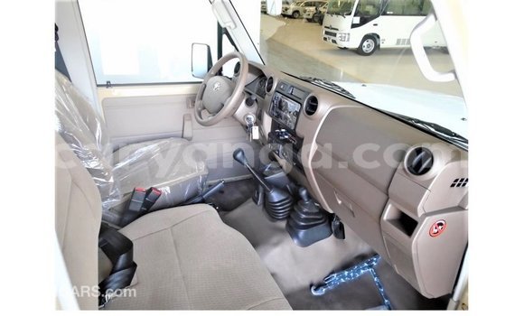 Buy Import Toyota Land Cruiser Beige Car in Import - Dubai in Malawi Buy Import Toyota Land Cruiser Beige Car in Import - Dubai in Malawi