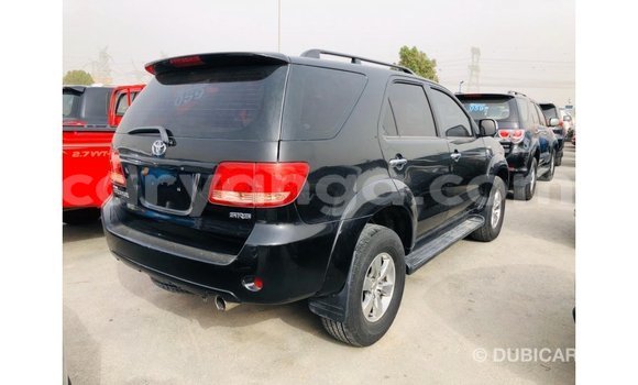Nunua Imported Toyota Fortuner Black Gari ndani ya Import - Dubai nchini Malawi Nunua Imported Toyota Fortuner Black Gari ndani ya Import - Dubai nchini Malawi