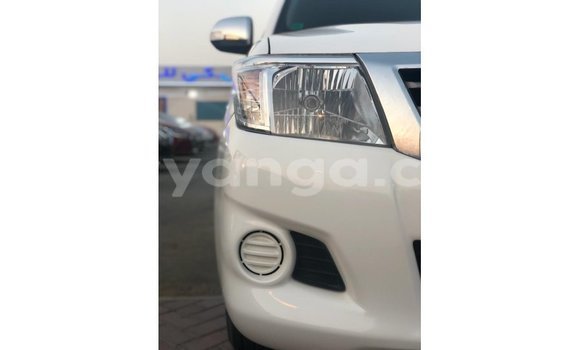 Nunua Imported Toyota Hilux White Gari ndani ya Import - Dubai nchini Malawi Nunua Imported Toyota Hilux White Gari ndani ya Import - Dubai nchini Malawi