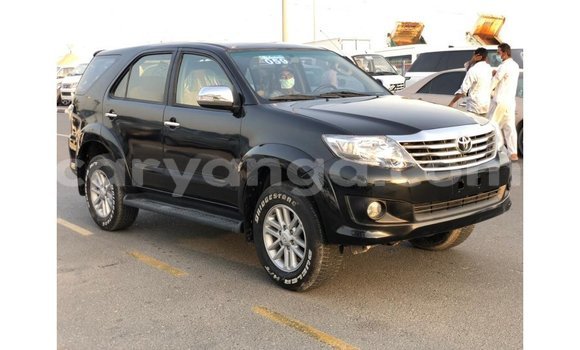 Nunua Imported Toyota Fortuner Black Gari ndani ya Import - Dubai nchini Malawi Nunua Imported Toyota Fortuner Black Gari ndani ya Import - Dubai nchini Malawi