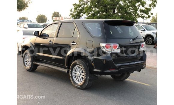 Nunua Imported Toyota Fortuner Black Gari ndani ya Import - Dubai nchini Malawi Nunua Imported Toyota Fortuner Black Gari ndani ya Import - Dubai nchini Malawi