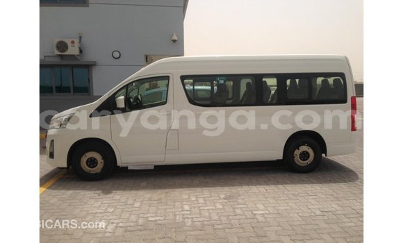Acheter Import Voiture Toyota Hiace Blanc à Import - Dubai, Malawi Acheter Import Voiture Toyota Hiace Blanc à Import - Dubai, Malawi