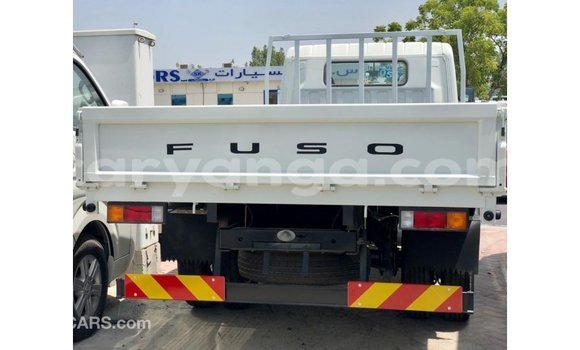 Nunua Imported Mitsubishi Canter White Gari ndani ya Import - Dubai nchini Malawi Nunua Imported Mitsubishi Canter White Gari ndani ya Import - Dubai nchini Malawi