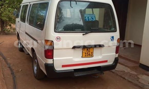 Acheter Occasion Voiture Toyota Hiace Blanc à Kasungu, Malawi Acheter Occasion Voiture Toyota Hiace Blanc à Kasungu, Malawi