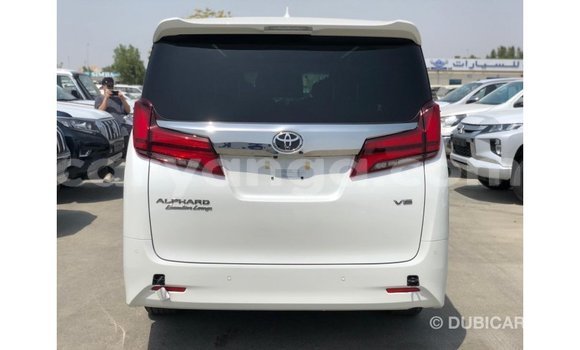 Acheter Import Voiture Toyota Alphard Blanc à Import - Dubai, Malawi Acheter Import Voiture Toyota Alphard Blanc à Import - Dubai, Malawi