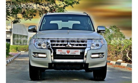 Buy Import Mitsubishi Pajero White Car in Import - Dubai in Malawi Buy Import Mitsubishi Pajero White Car in Import - Dubai in Malawi