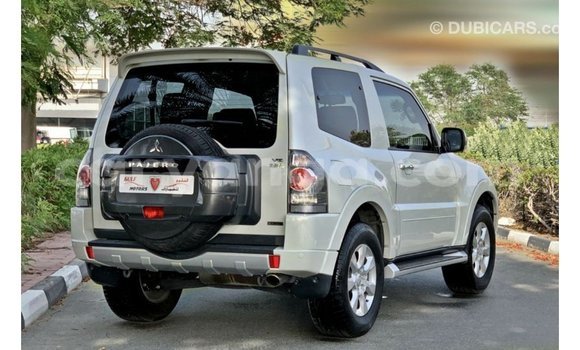 Buy Import Mitsubishi Pajero White Car in Import - Dubai in Malawi Buy Import Mitsubishi Pajero White Car in Import - Dubai in Malawi