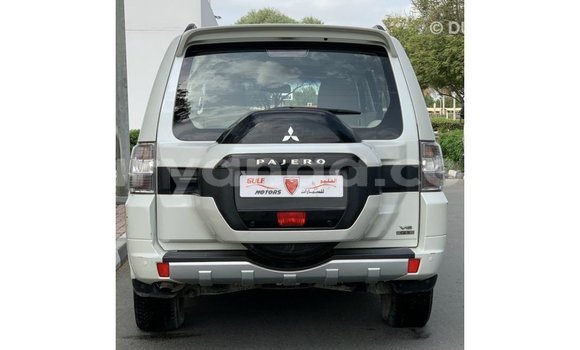 Buy Import Mitsubishi Pajero White Car in Import - Dubai in Malawi Buy Import Mitsubishi Pajero White Car in Import - Dubai in Malawi