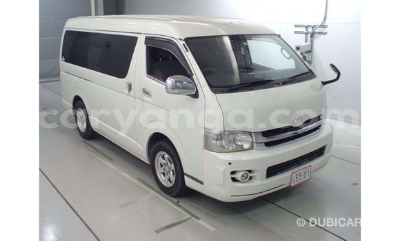 Nunua Imported Toyota Regius White Gari ndani ya Import - Dubai nchini Malawi Nunua Imported Toyota Regius White Gari ndani ya Import - Dubai nchini Malawi