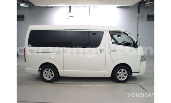 Nunua Imported Toyota Regius White Gari ndani ya Import - Dubai nchini Malawi Nunua Imported Toyota Regius White Gari ndani ya Import - Dubai nchini Malawi