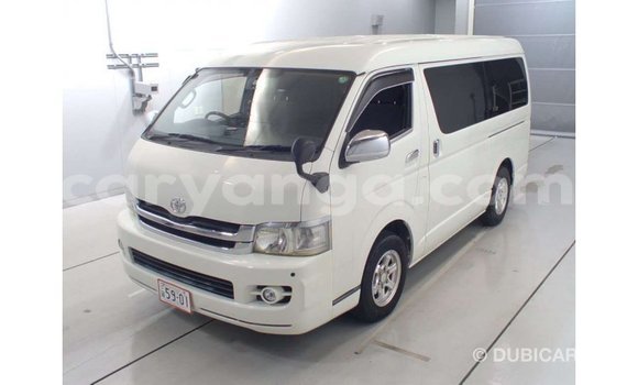 Nunua Imported Toyota Regius White Gari ndani ya Import - Dubai nchini Malawi Nunua Imported Toyota Regius White Gari ndani ya Import - Dubai nchini Malawi
