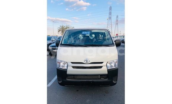 Nunua Imported Toyota Hiace White Gari ndani ya Import - Dubai nchini Malawi Nunua Imported Toyota Hiace White Gari ndani ya Import - Dubai nchini Malawi