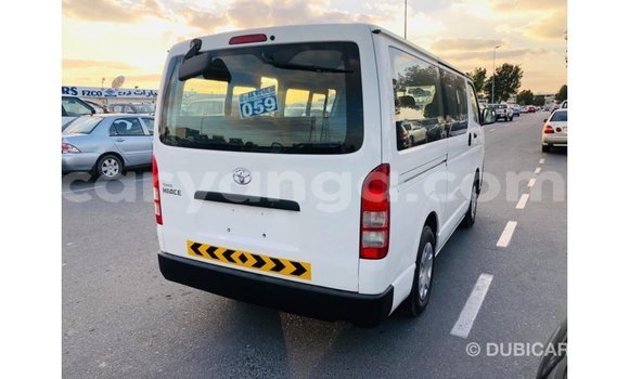 Nunua Imported Toyota Hiace White Gari ndani ya Import - Dubai nchini Malawi Nunua Imported Toyota Hiace White Gari ndani ya Import - Dubai nchini Malawi