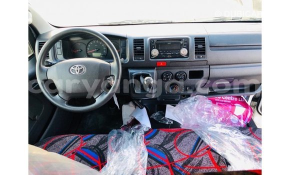 Nunua Imported Toyota Hiace White Gari ndani ya Import - Dubai nchini Malawi Nunua Imported Toyota Hiace White Gari ndani ya Import - Dubai nchini Malawi