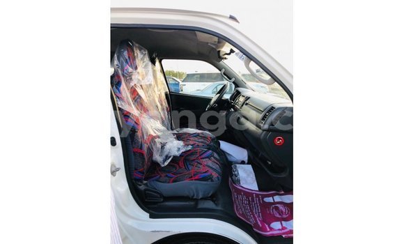 Nunua Imported Toyota Hiace White Gari ndani ya Import - Dubai nchini Malawi Nunua Imported Toyota Hiace White Gari ndani ya Import - Dubai nchini Malawi