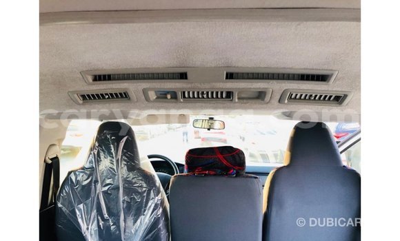 Nunua Imported Toyota Hiace White Gari ndani ya Import - Dubai nchini Malawi Nunua Imported Toyota Hiace White Gari ndani ya Import - Dubai nchini Malawi