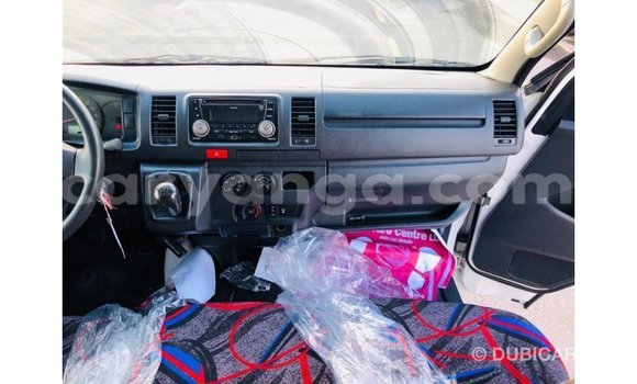 Nunua Imported Toyota Hiace White Gari ndani ya Import - Dubai nchini Malawi Nunua Imported Toyota Hiace White Gari ndani ya Import - Dubai nchini Malawi