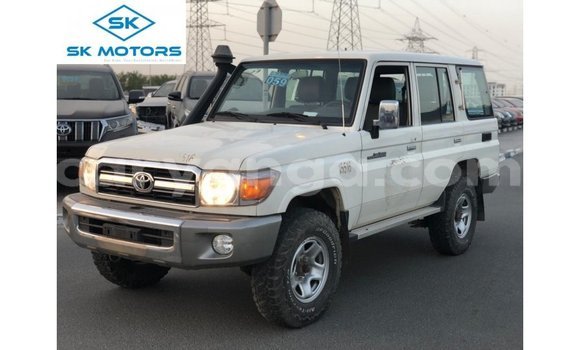 Acheter Import Voiture Toyota Land Cruiser Blanc à Import - Dubai, Malawi Acheter Import Voiture Toyota Land Cruiser Blanc à Import - Dubai, Malawi