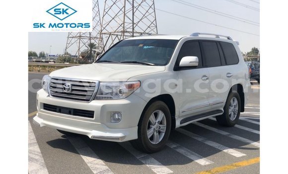 Nunua Imported Toyota Land Cruiser White Gari ndani ya Import - Dubai nchini Malawi Nunua Imported Toyota Land Cruiser White Gari ndani ya Import - Dubai nchini Malawi