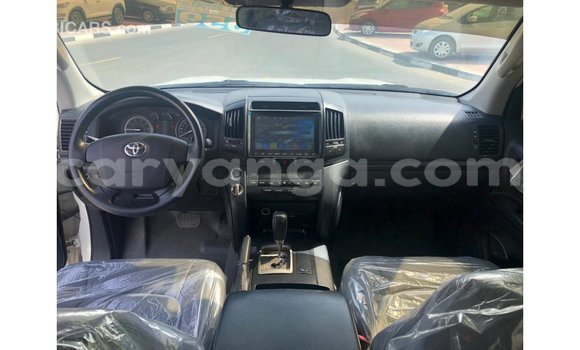 Nunua Imported Toyota Land Cruiser White Gari ndani ya Import - Dubai nchini Malawi Nunua Imported Toyota Land Cruiser White Gari ndani ya Import - Dubai nchini Malawi