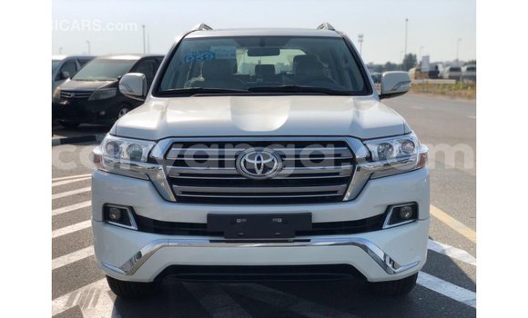 Nunua Imported Toyota Land Cruiser White Gari ndani ya Import - Dubai nchini Malawi Nunua Imported Toyota Land Cruiser White Gari ndani ya Import - Dubai nchini Malawi
